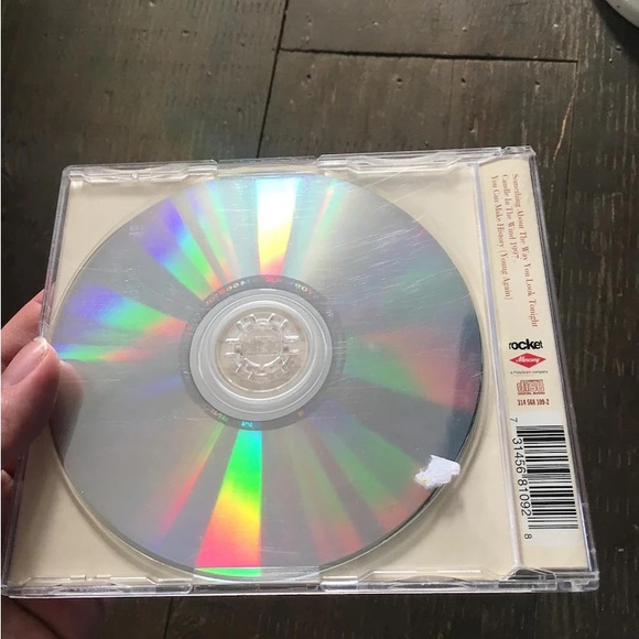 1997 Elton John CD - Picture 3 of 3